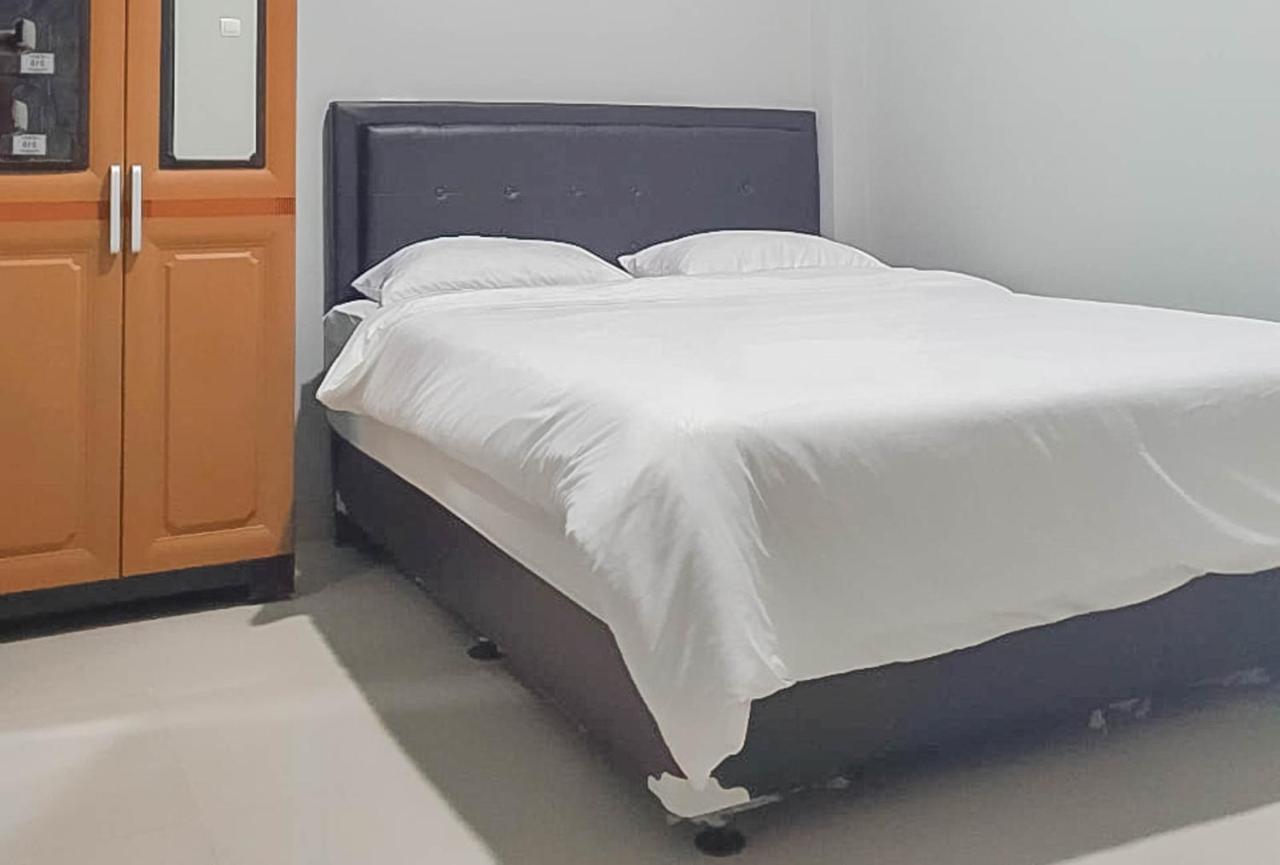 Mahkota Residence Mitra Reddoorz 카라왕 외부 사진
